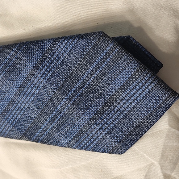 🎉Michael Kors blue plaid tie - Picture 1 of 4